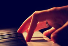 人少继续进攻 体米2比0力挫恩波利.